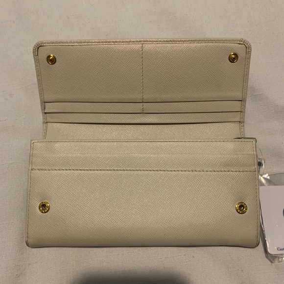 Genuine Prada bow tie wallet with authentication - Picture 9 of 16